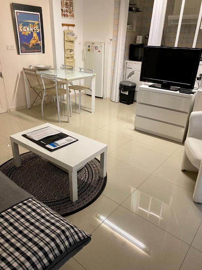 Appartement 2 Chambres - Suquet, Terrasse Et Parking 戛纳 外观 照片