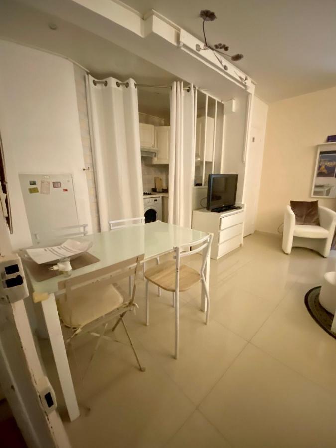 Appartement 2 Chambres - Suquet, Terrasse Et Parking 戛纳 外观 照片