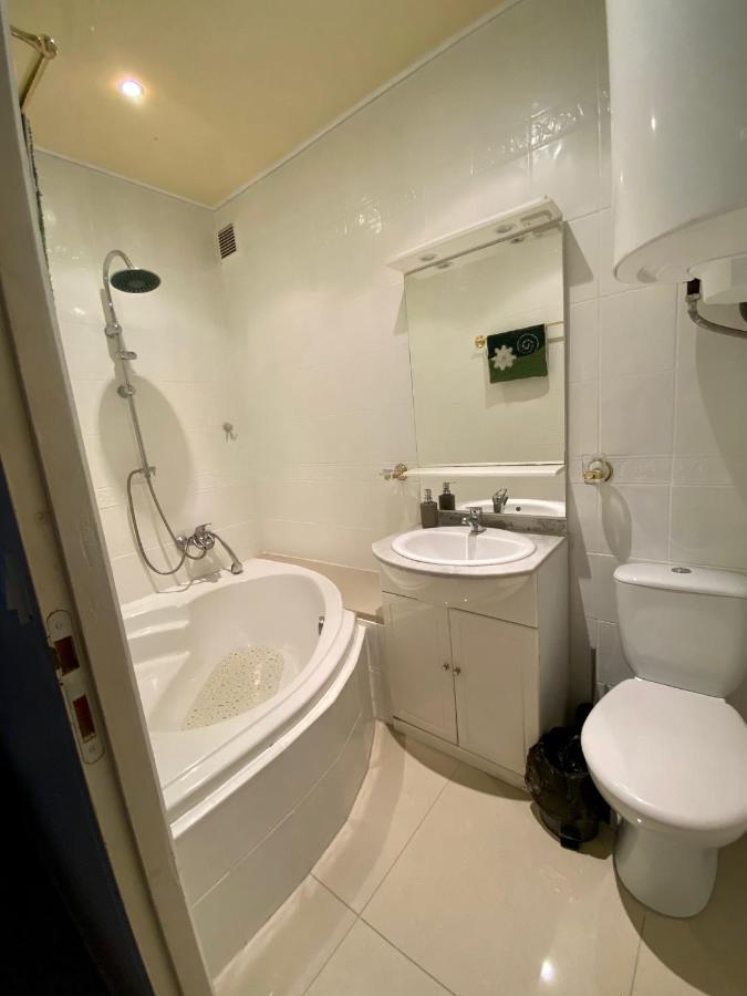 Appartement 2 Chambres - Suquet, Terrasse Et Parking 戛纳 外观 照片